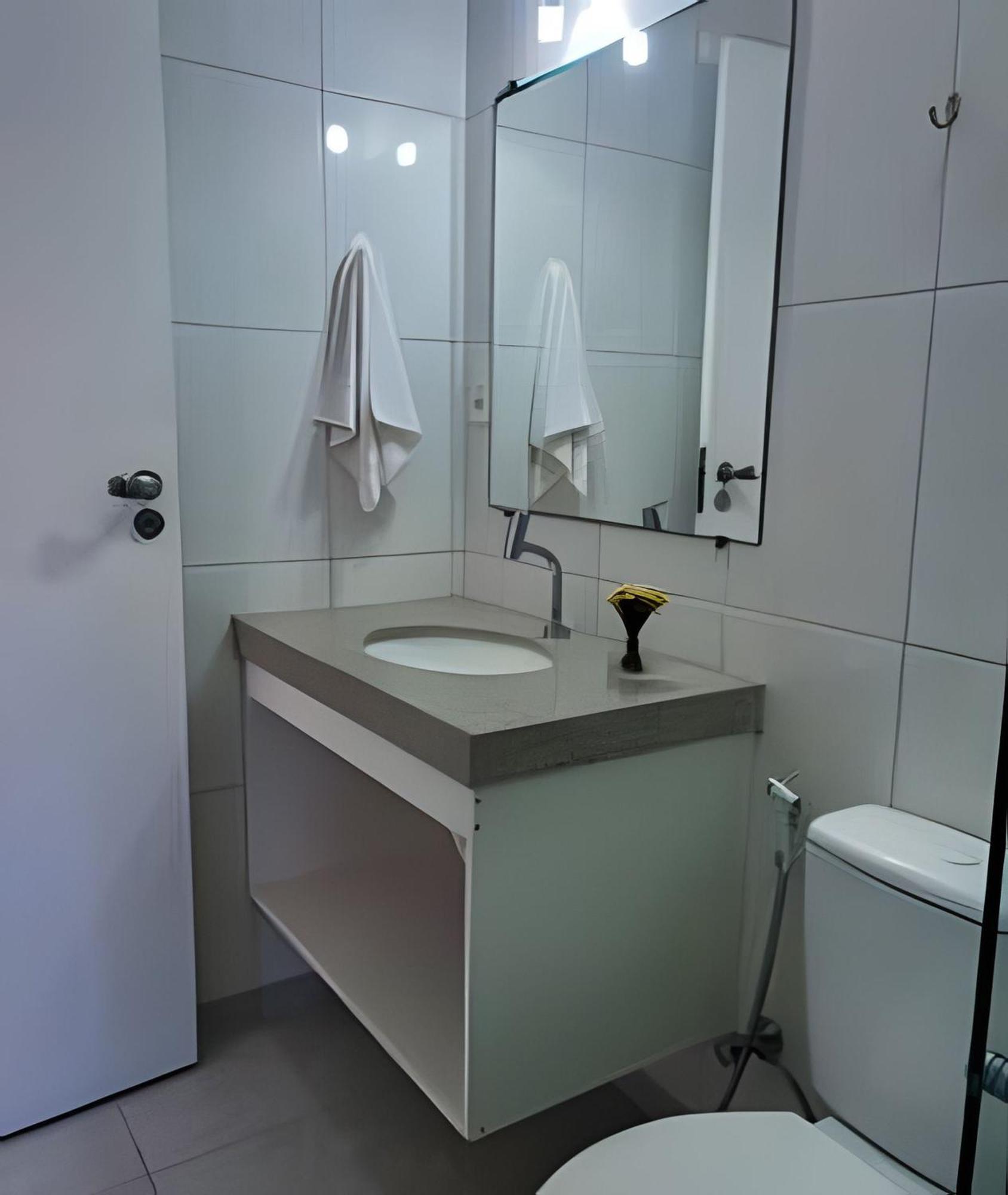 Holiday home Em Frente A Praia; 2 Quartos; Wifi 300 Mbs; Ate 6 Pessoas; No 2 Pavimento; Estacionamento Gratuito 1 Carro Porto Seguro